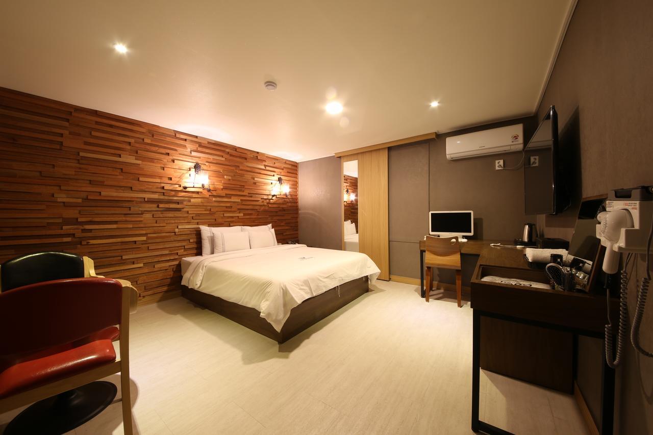 Winner Hotel Jeonju Exteriör bild